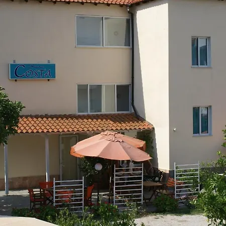 Costa Apartment *